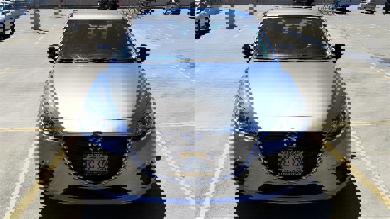 Used 2015 MAZDA MAZDA3 i SV image 4