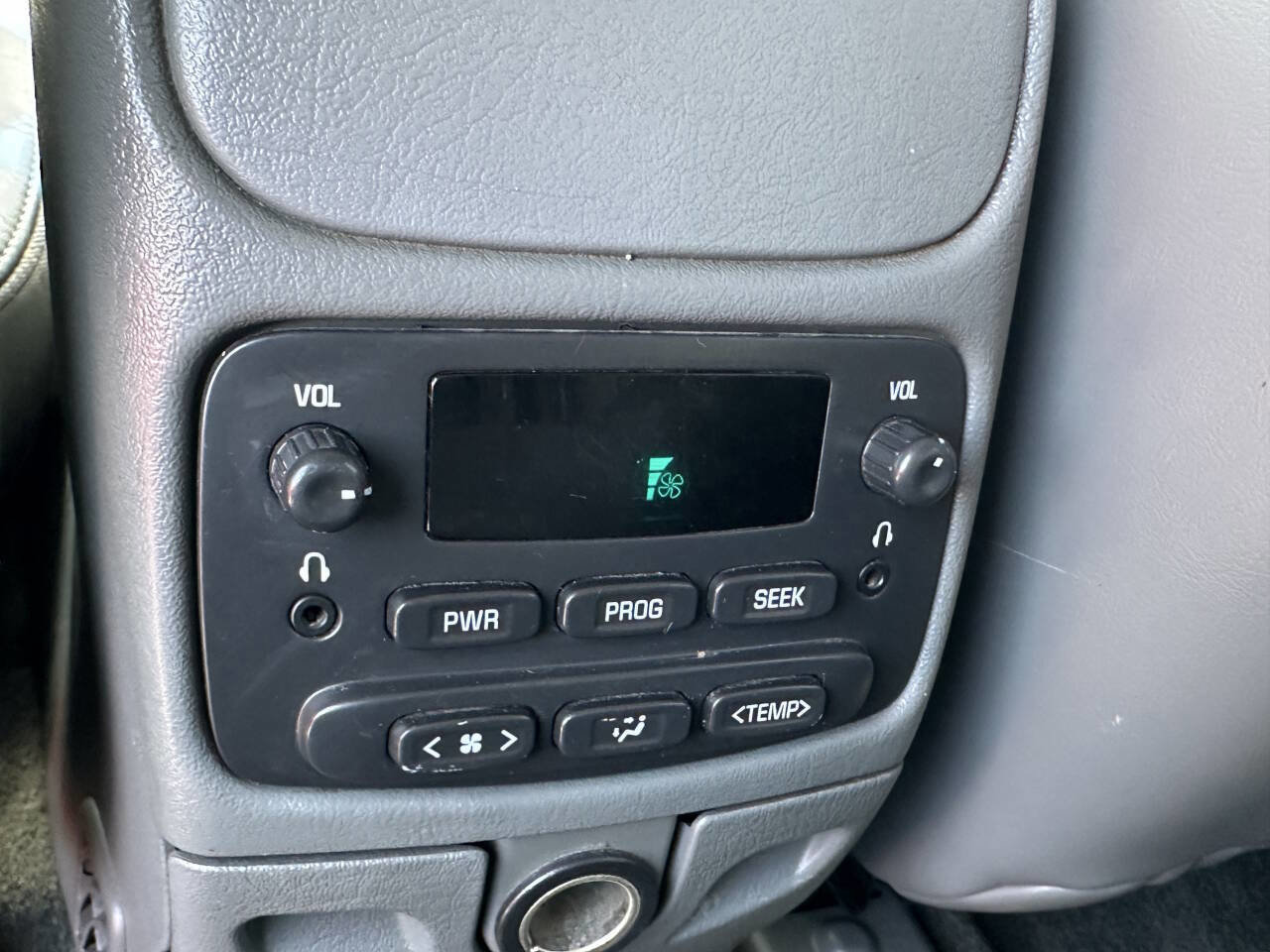 Used 2003 GMC Envoy XL SLT image 18