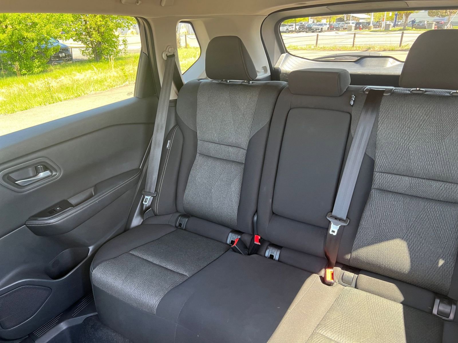 Used 2025 Nissan Rogue SV FWD image 41