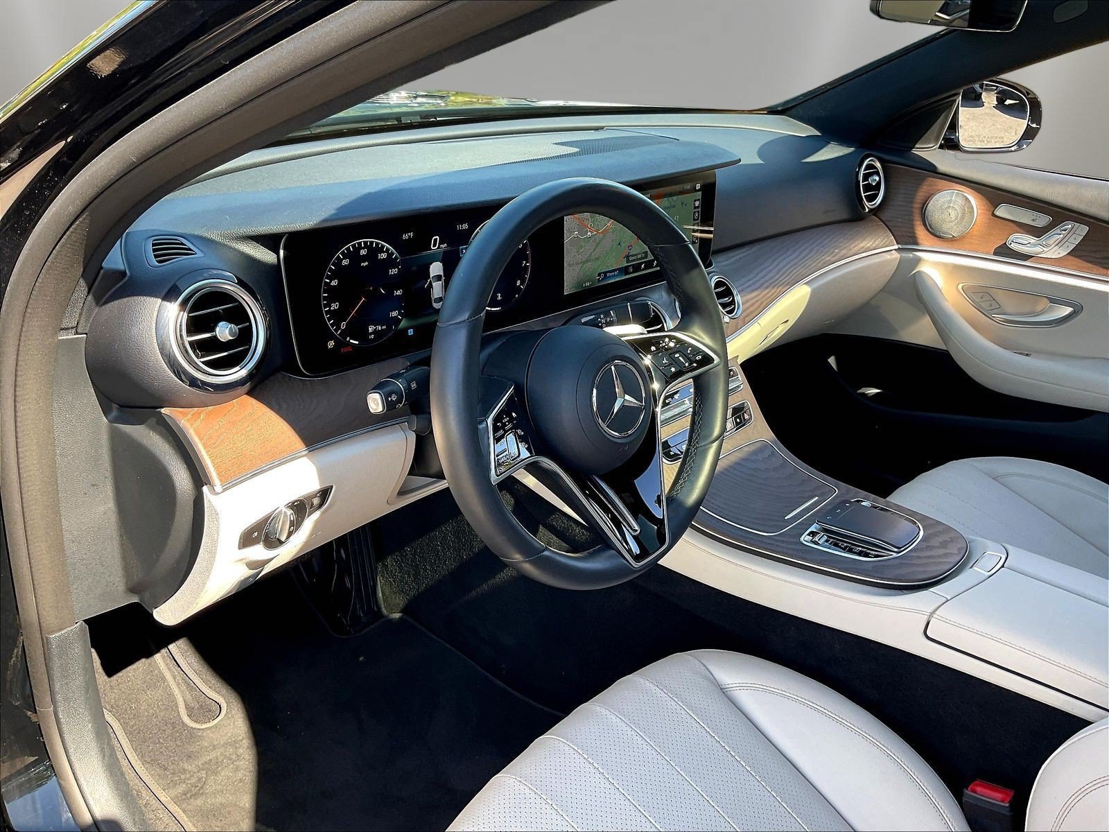 Used 2022 Mercedes-Benz E 350 Sedan image 19