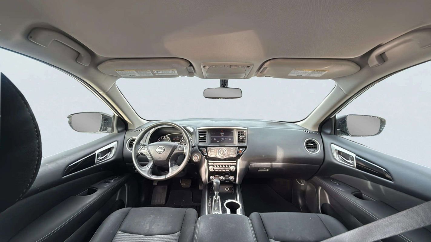 Used 2017 Nissan Pathfinder SV image 9
