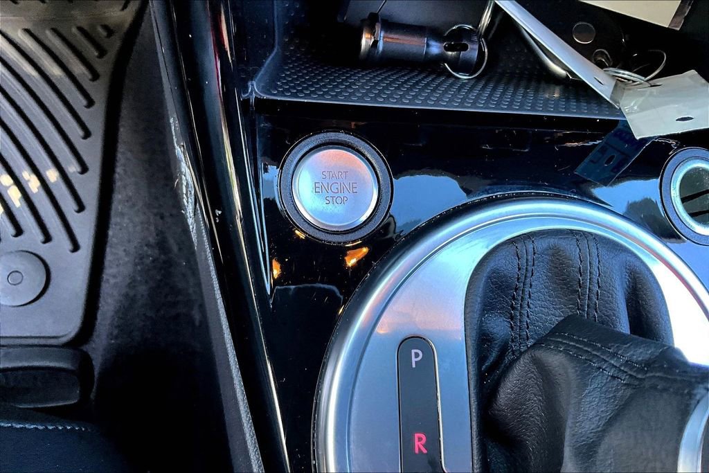 Used 2019 Volkswagen Beetle 2.0T Final Edition SEL image 28