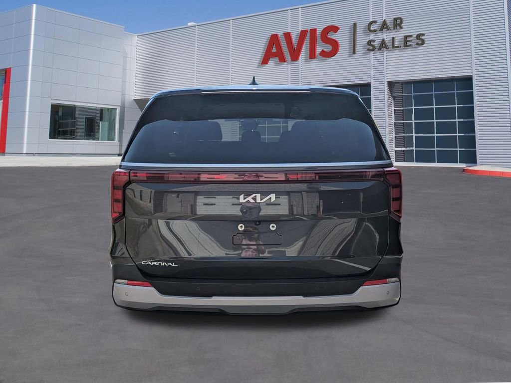 Used 2025 Kia Carnival FWD image 7