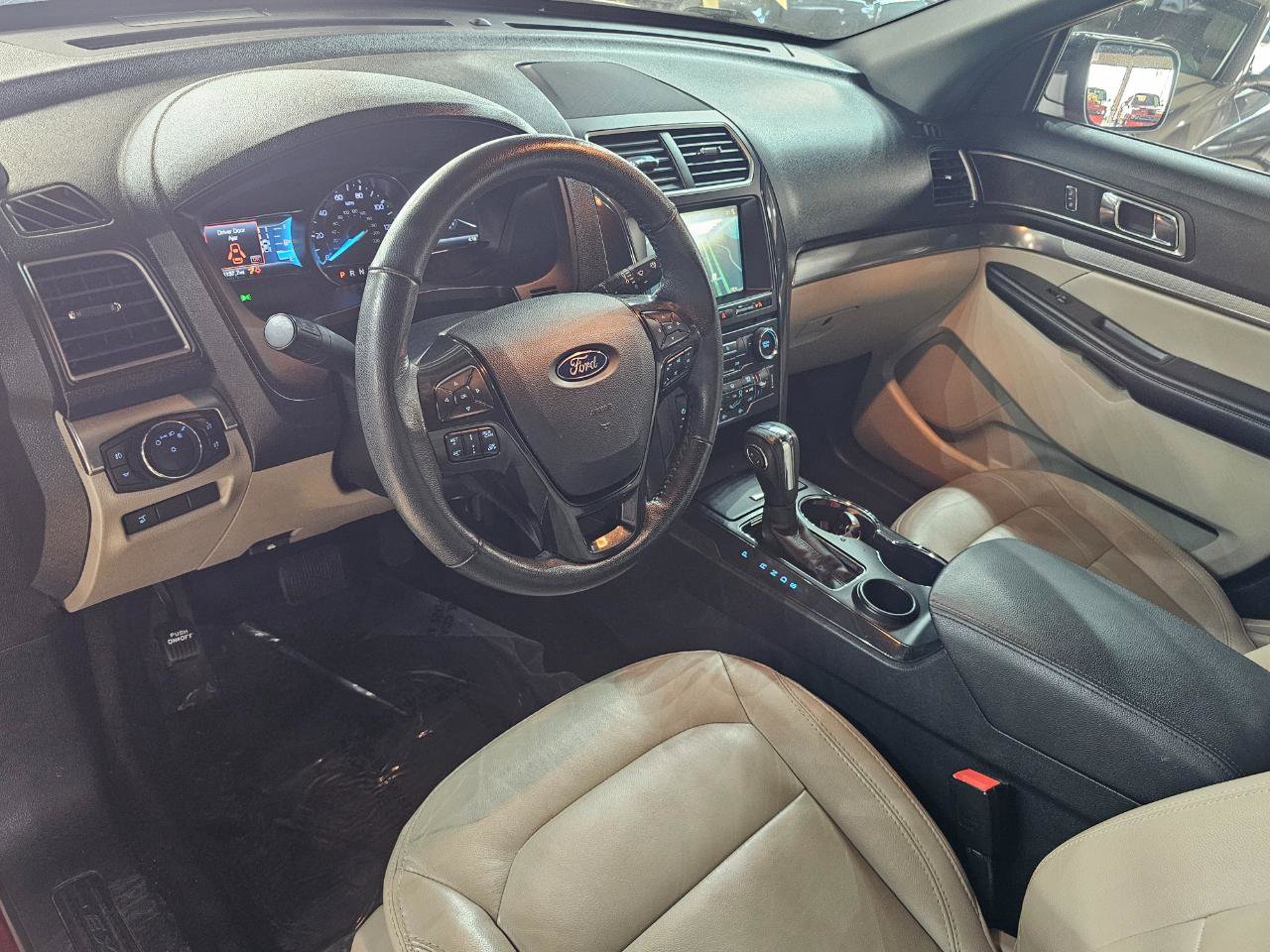 Used 2018 Ford Explorer XLT w/ Equipment Group 202A image 32