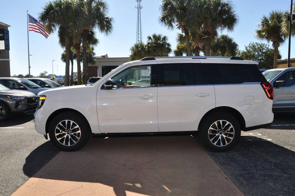 New 2025 Ford Expedition Platinum image 2