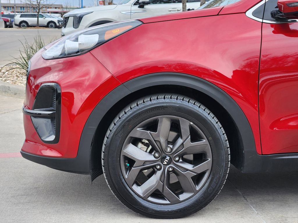 Certified 2022 Kia Sportage LX w/ LX FWD Value Edition Package image 8