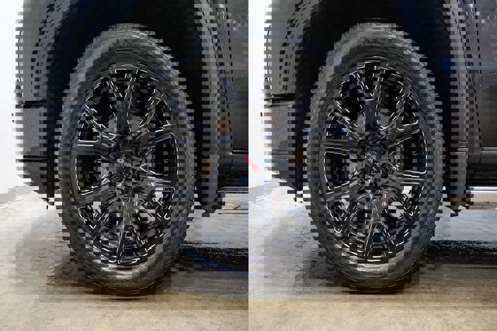 Used 2022 GMC Sierra 1500 Denali w/ Denali Reserve Package image 12