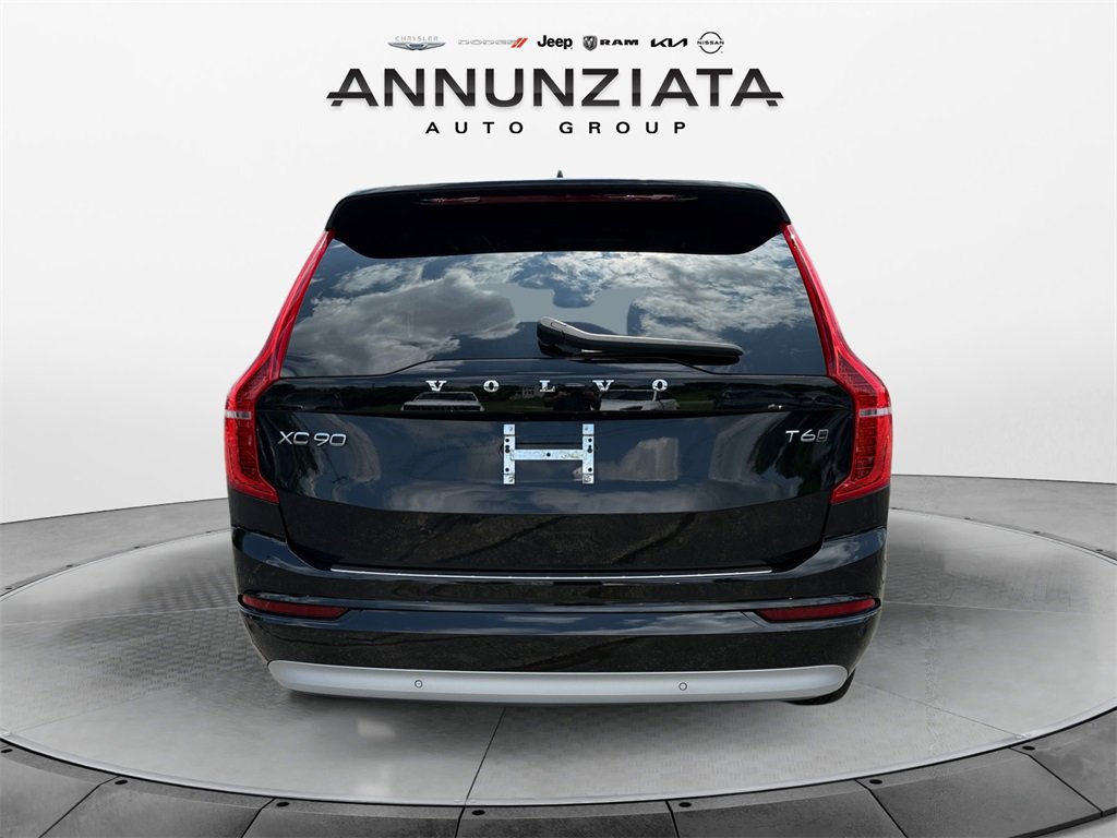 Used 2022 Volvo XC90 T6 Momentum w/ Climate Package image 4