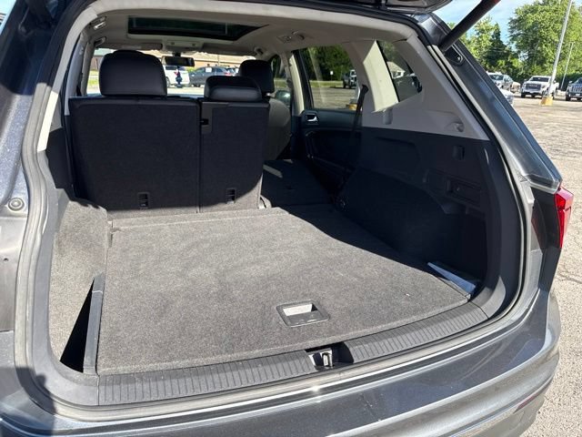 Used 2018 Volkswagen Tiguan SEL AWD/4WD image 18