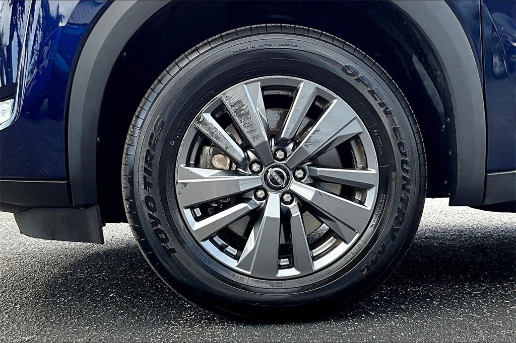 Used 2024 Nissan Pathfinder SV image 36