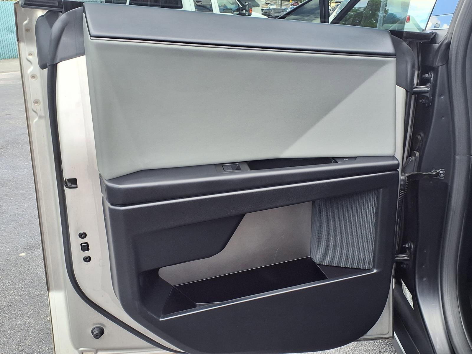 Used 2025 Tesla Cybertruck AWD Crew Cab image 20