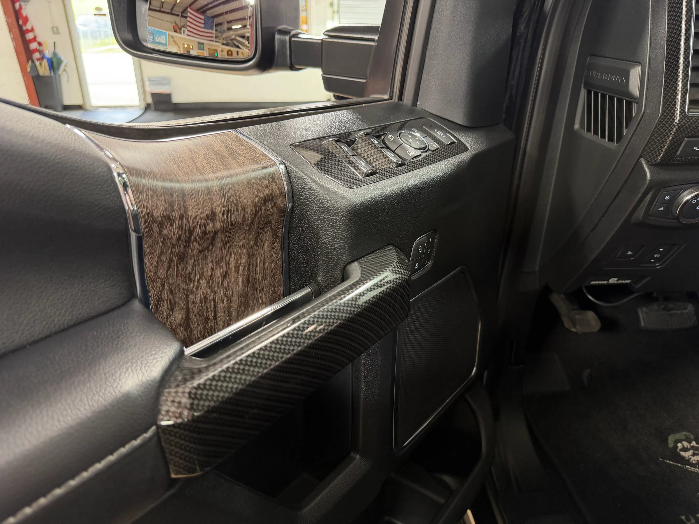 Used 2019 Ford F250 Lariat w/ Lariat Ultimate Package AWD/4WD image 16