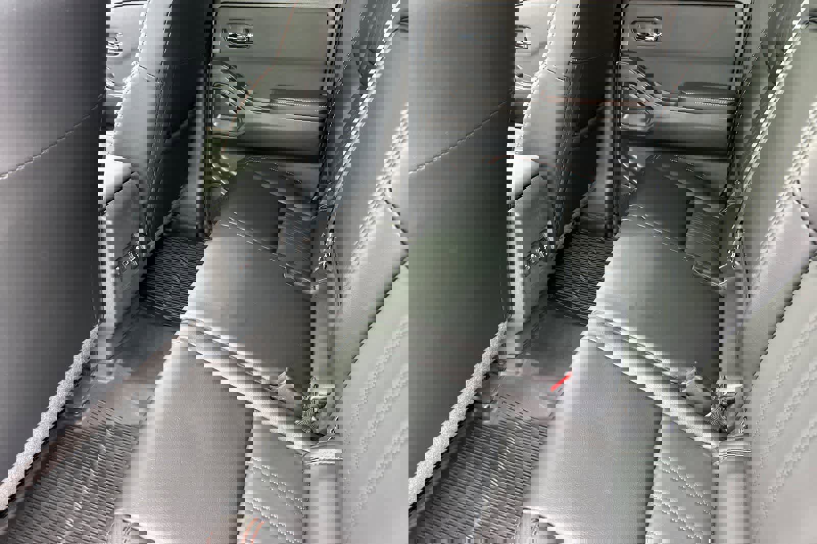 Used 2023 Nissan Frontier PRO-4X w/ Pro-4X Premium Package image 4