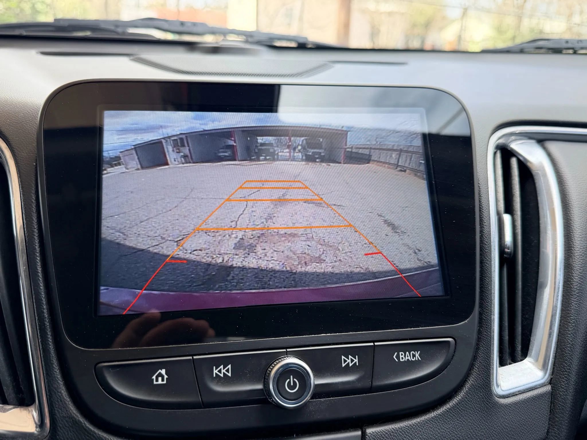 Used 2017 Chevrolet Malibu Premier FWD image 10