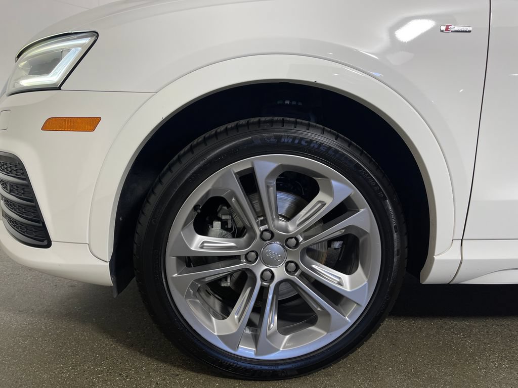 Used 2016 Audi Q3 2.0T Prestige w/ Prestige Package FWD image 11
