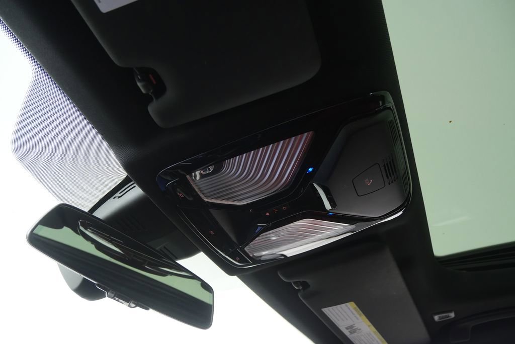 Used 2022 BMW 330e w/ M Sport Package RWD image 18