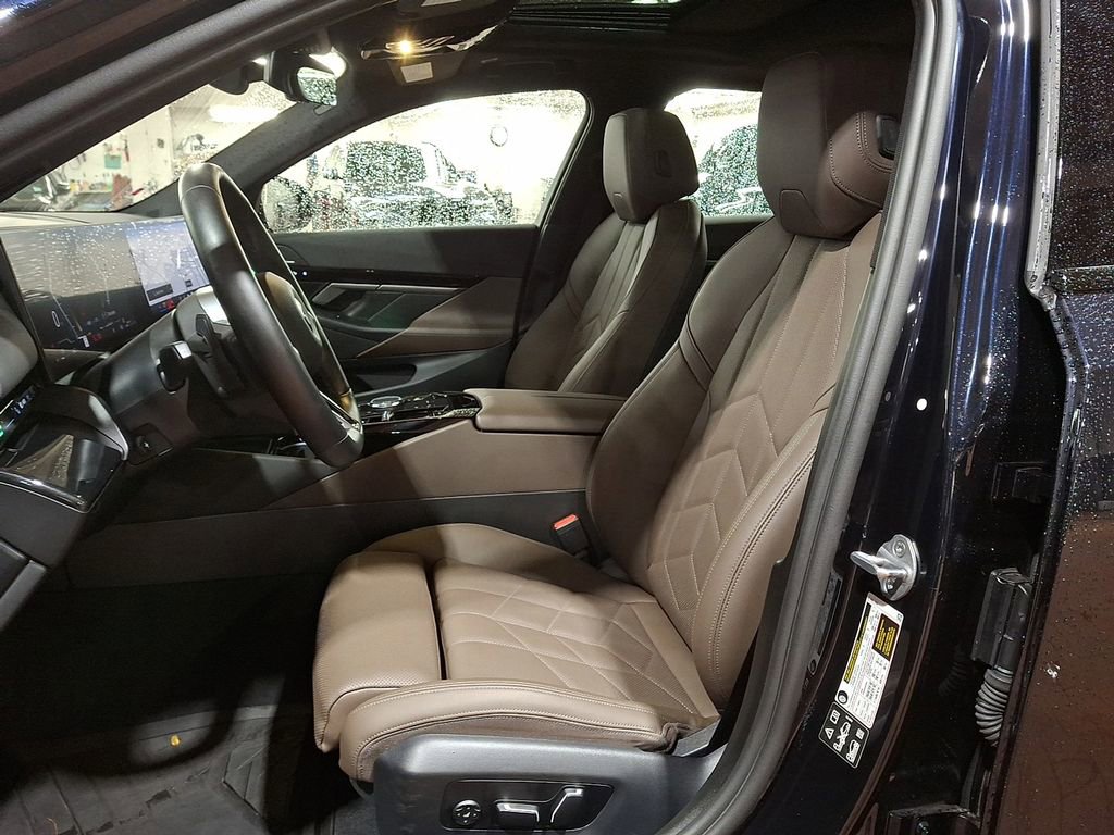 Used 2025 BMW 530i xDrive w/ M Sport Package image 10