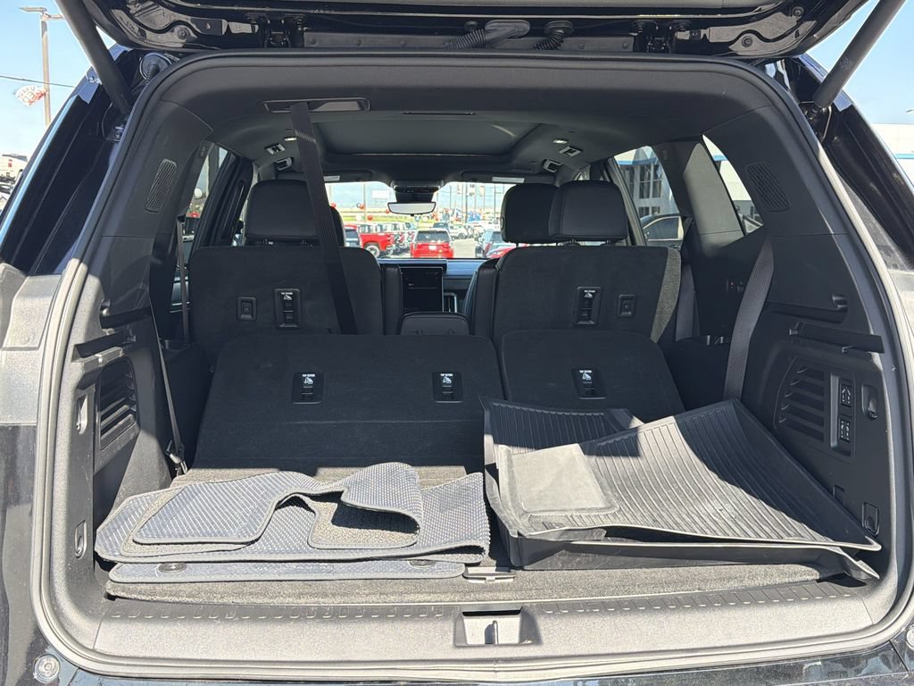Used 2025 GMC Acadia Denali w/ Super Cruise Package FWD image 19