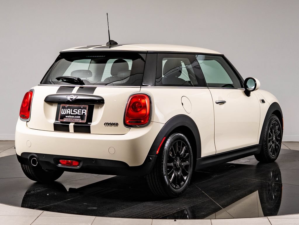 Used 2018 MINI Cooper 2-Door Hardtop FWD image 10