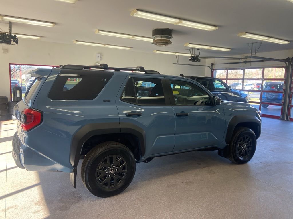 Used 2025 Toyota 4Runner SR5 AWD/4WD image 21