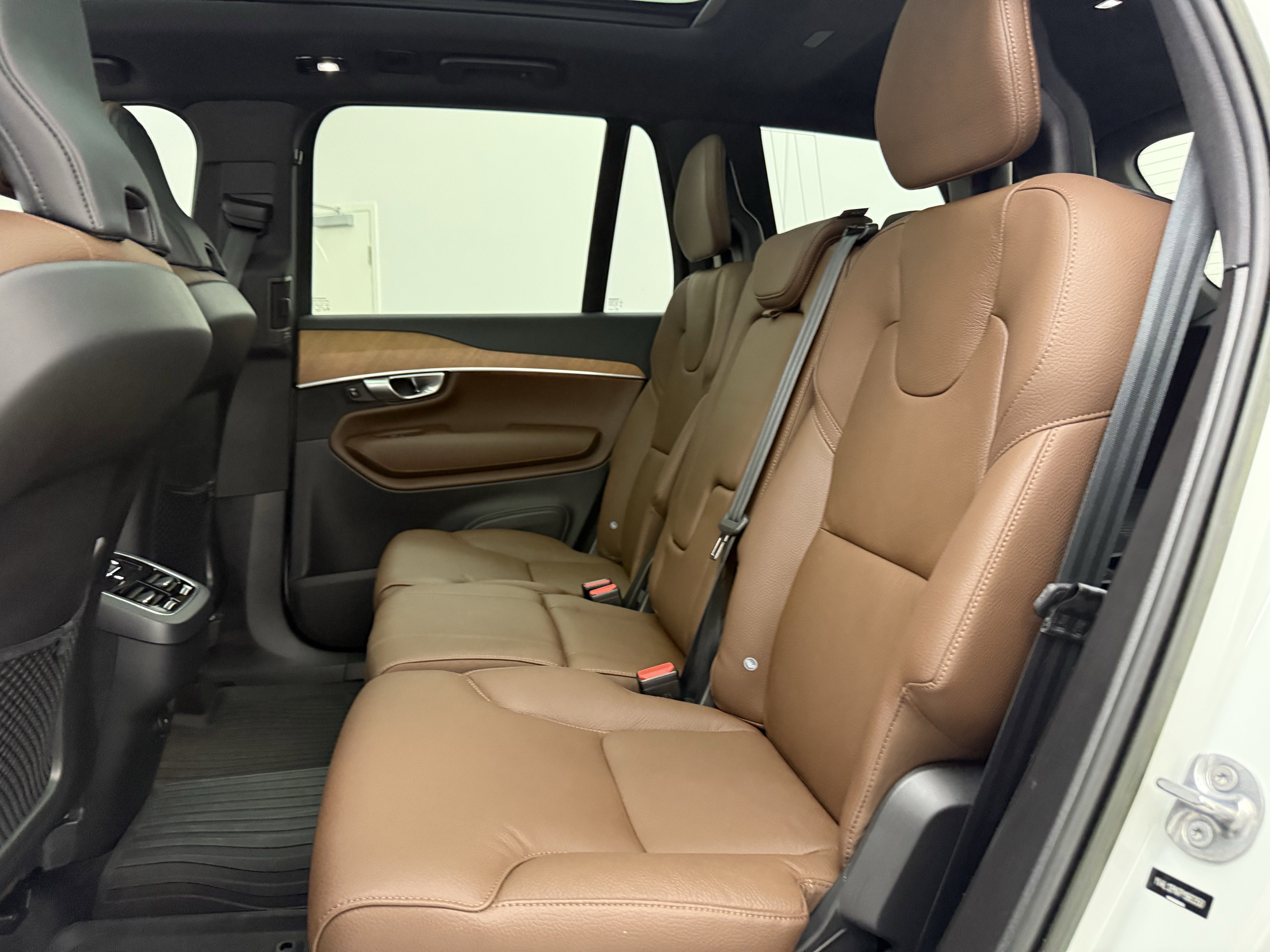 Certified 2023 Volvo XC90 B5 Plus w/ Protection Package Premier AWD/4WD image 24