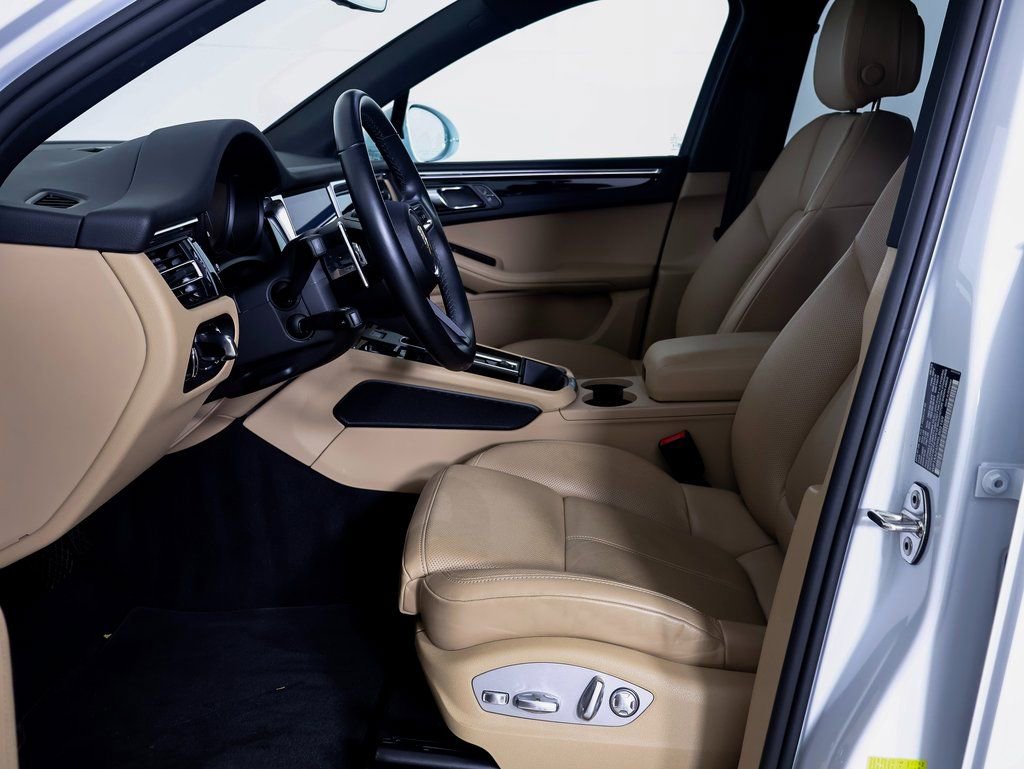 Used 2025 Porsche Macan image 5