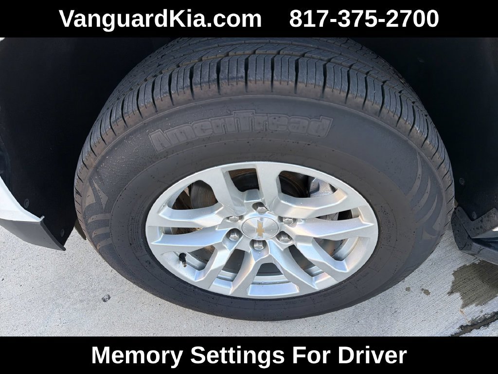 Used 2024 Chevrolet Suburban LT AWD/4WD image 21