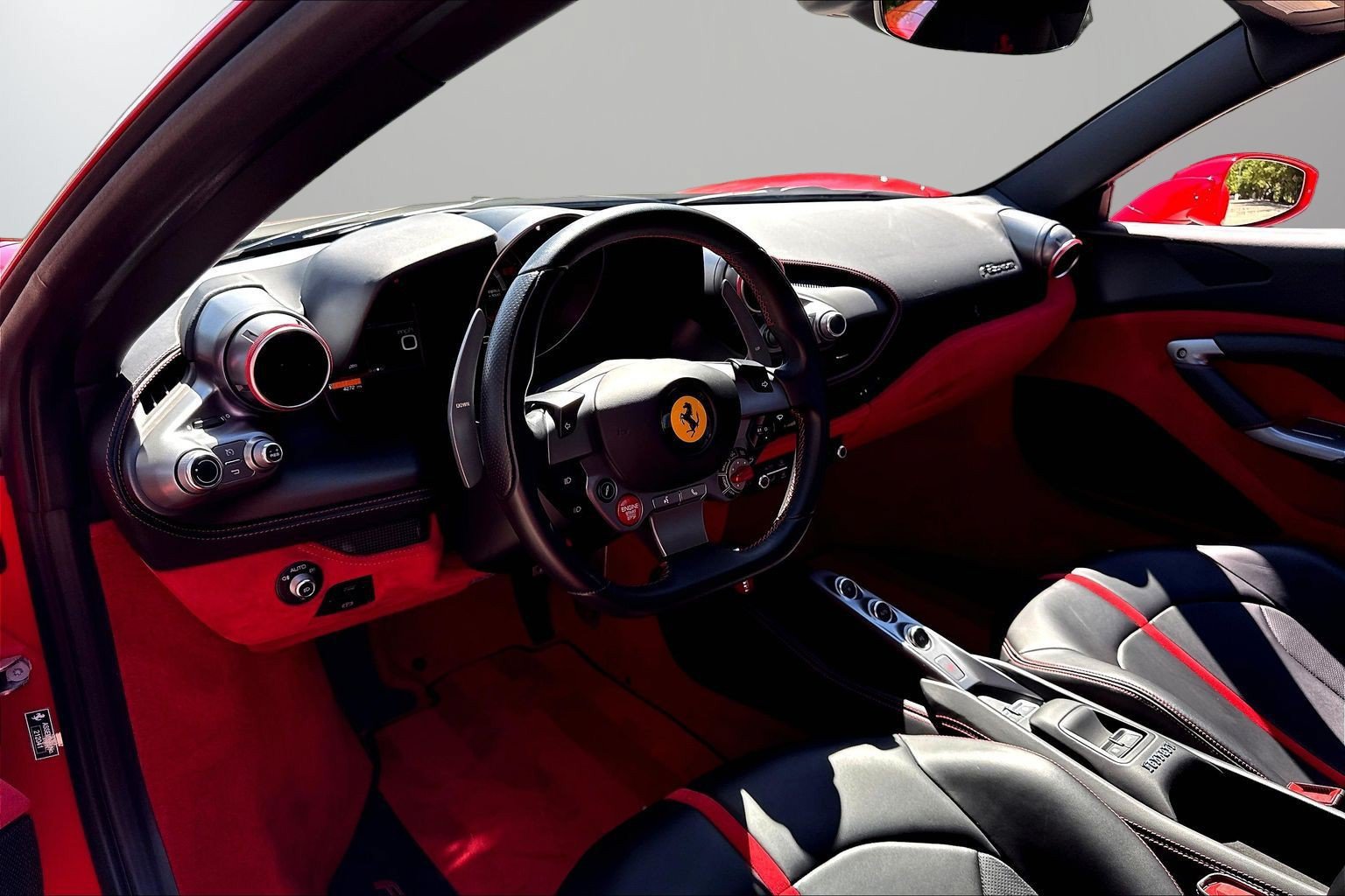Used 2023 Ferrari F8 Spider RWD image 15
