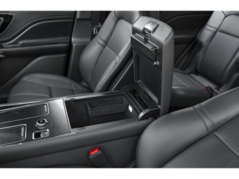 Certified 2025 Lincoln Aviator 2WD image 13