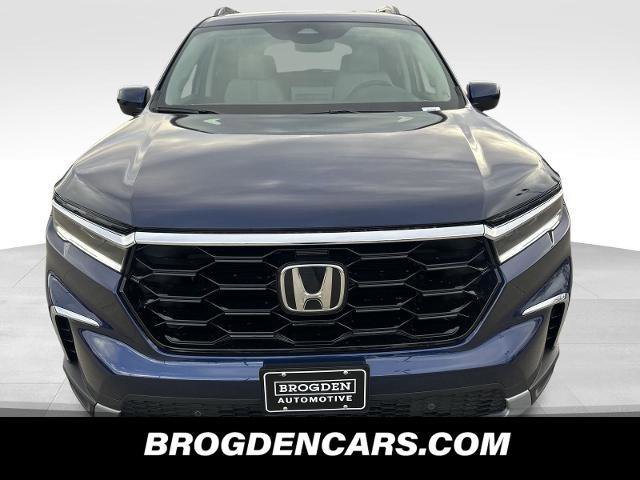 New 2025 Honda Pilot Touring image 9