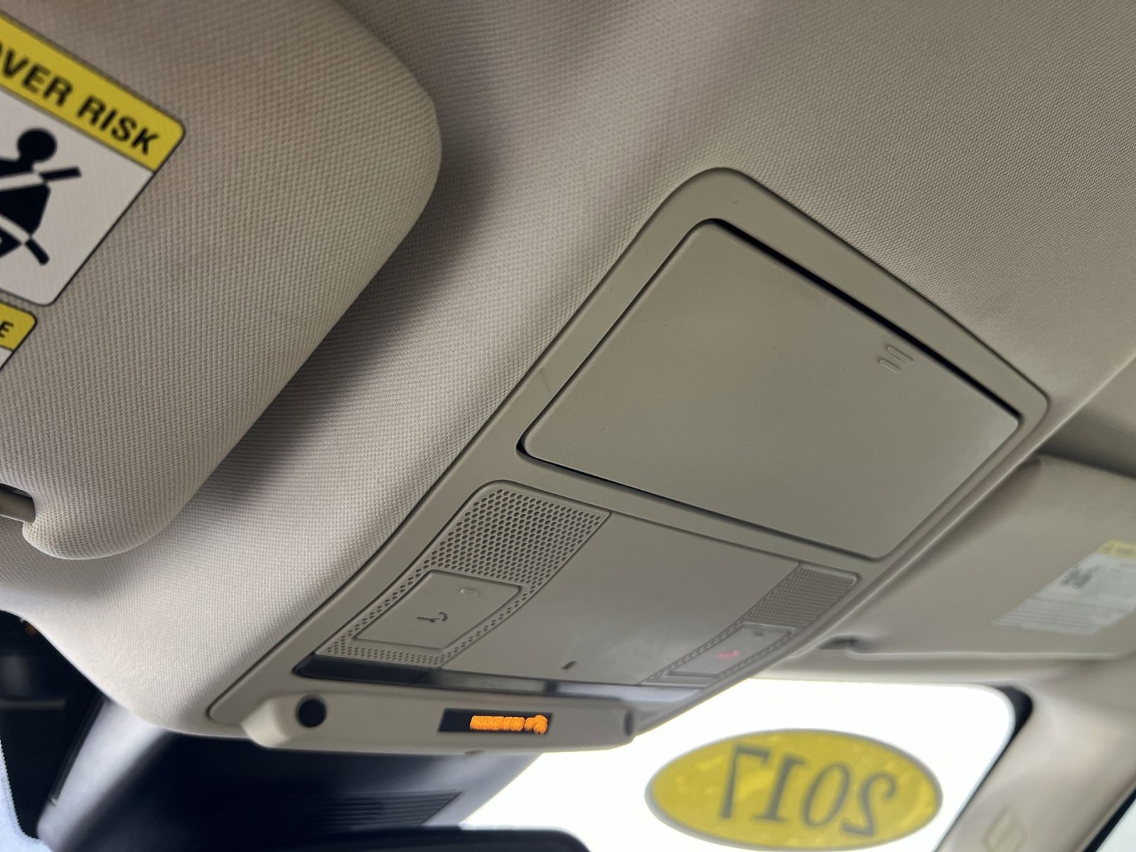 Used 2017 Land Rover Range Rover Evoque SE image 35