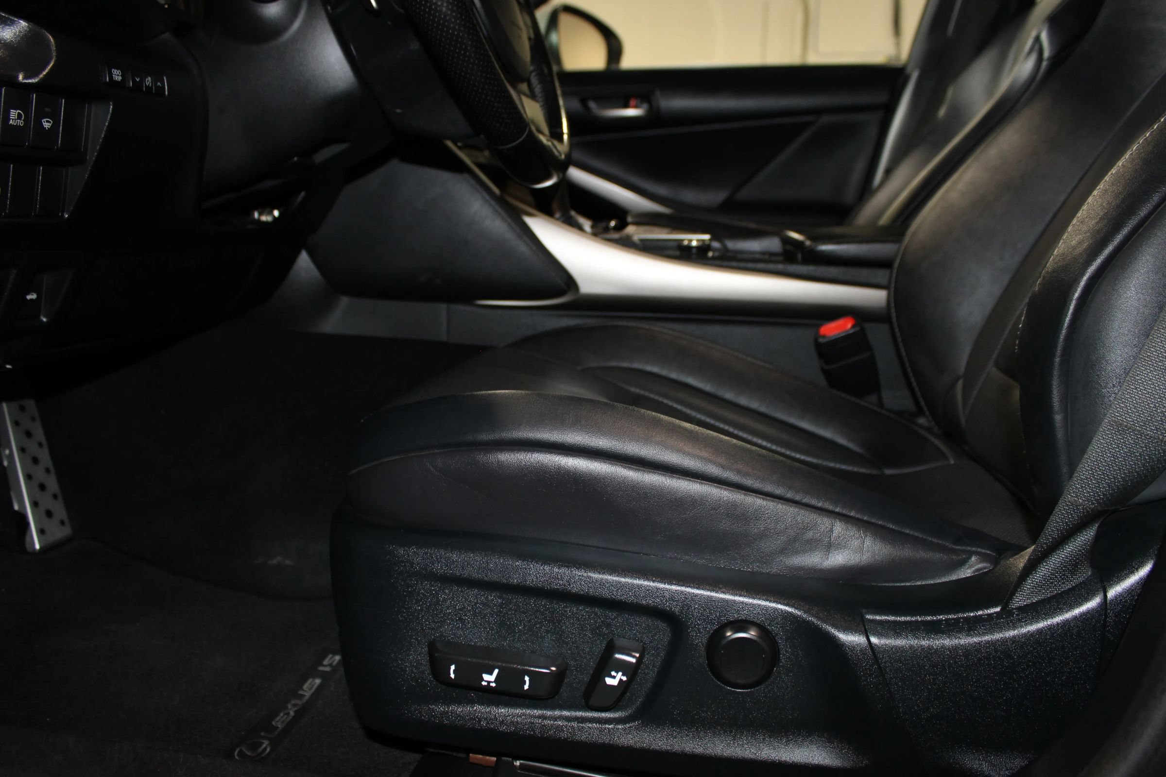 Used 2017 Lexus IS 350 AWD image 27
