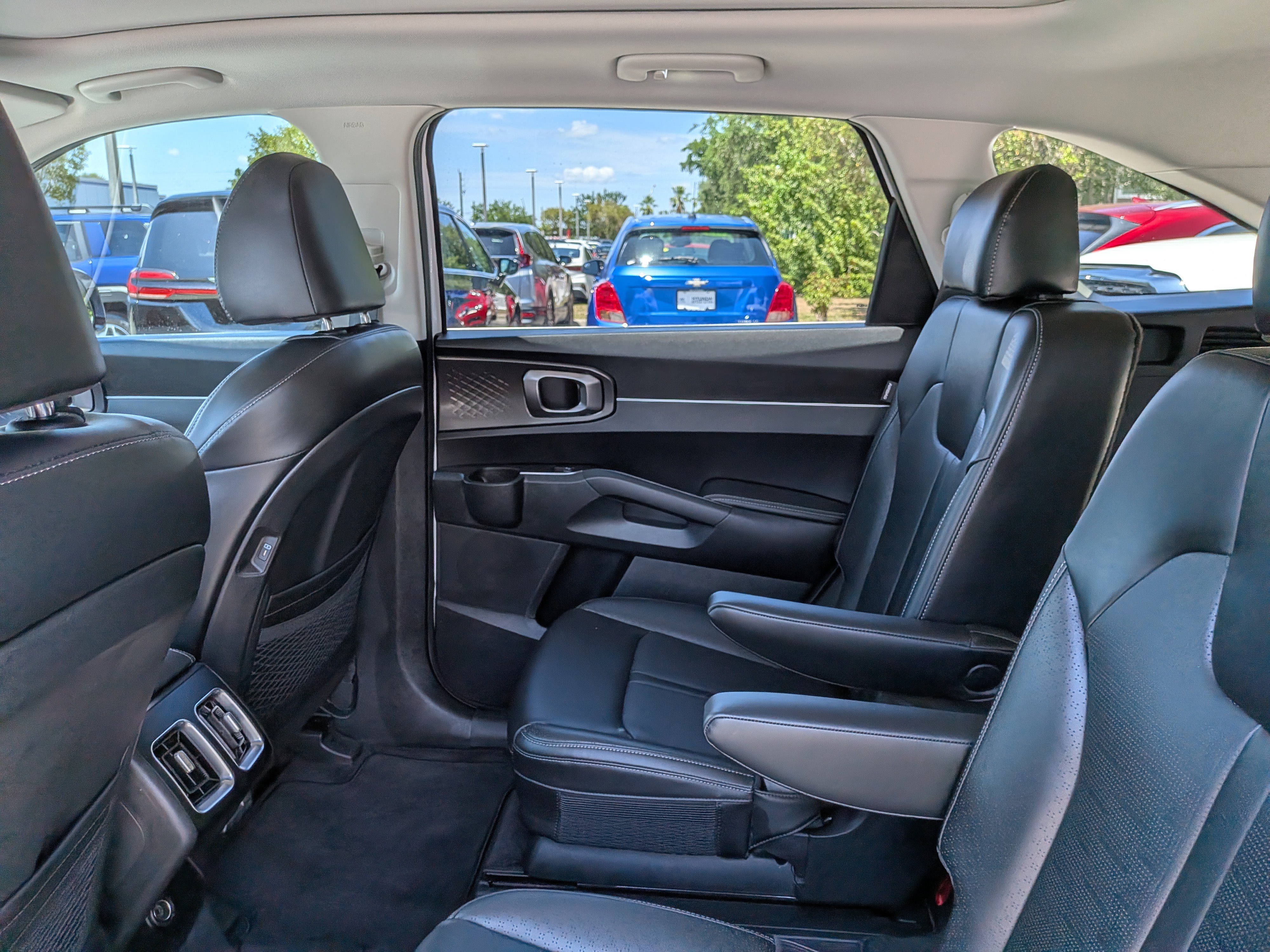 Used 2025 Kia Sorento EX w/ Panoramic Sunroof Package AWD/4WD image 15