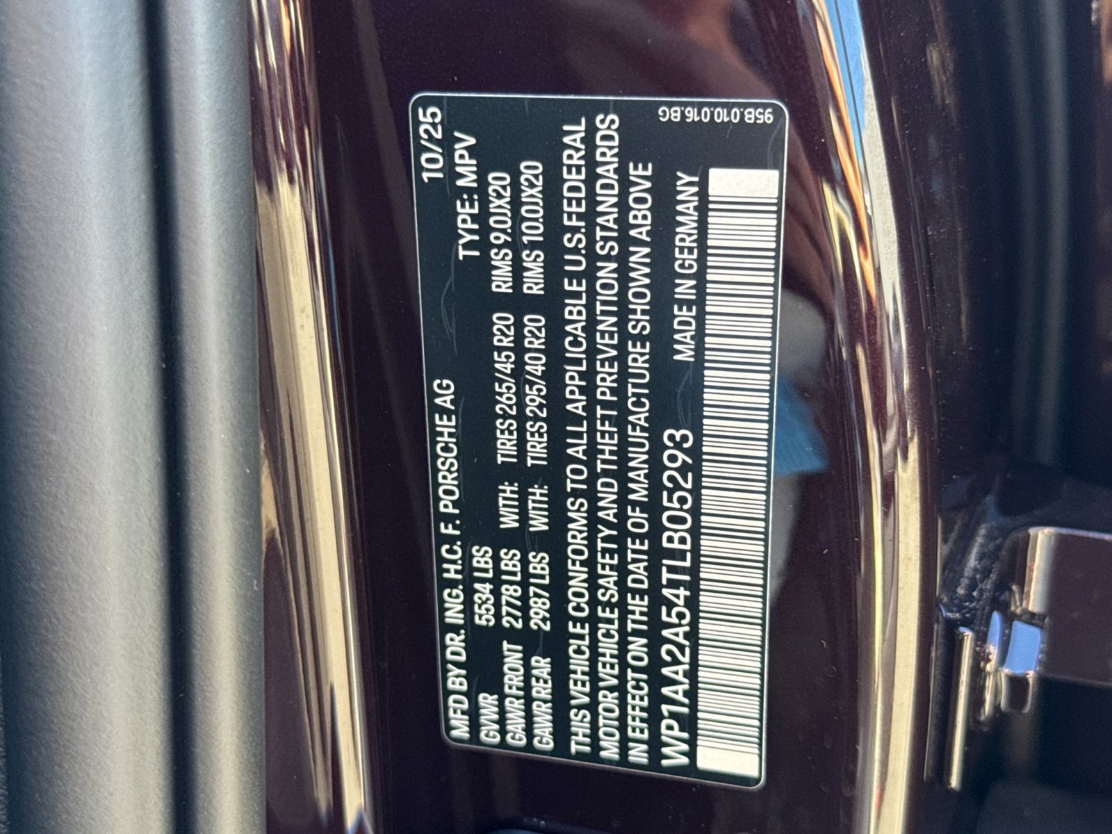 Certified 2026 Porsche Macan AWD/4WD image 34