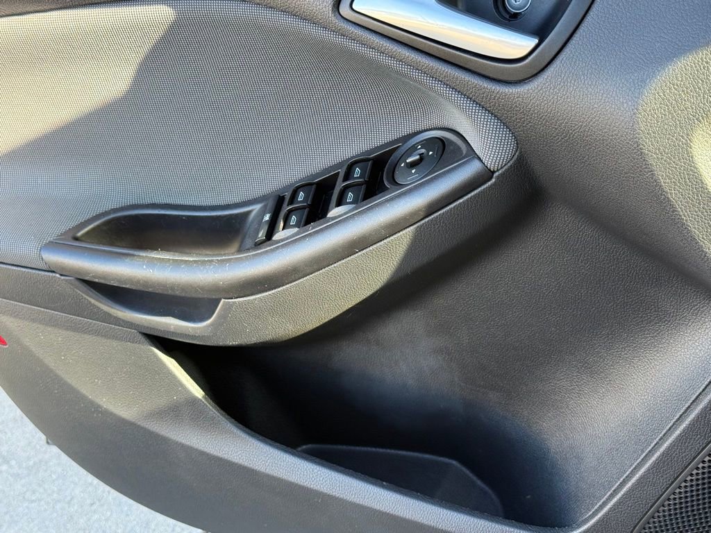 Used 2012 Ford Focus SE image 26