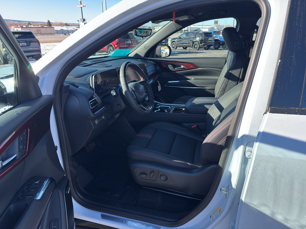 New 2026 Chevrolet Traverse RS w/ LPO, Floor Liner Package AWD/4WD image 9