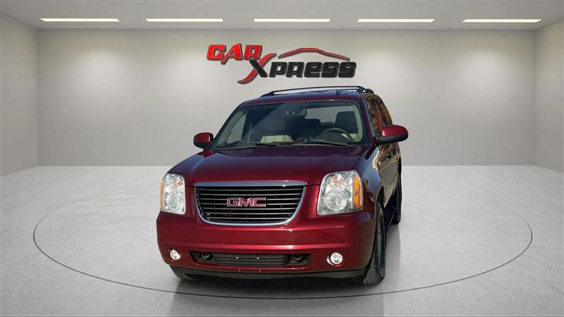 Used 2011 GMC Yukon SLT w/ SLT-2 Equipment Package image 2