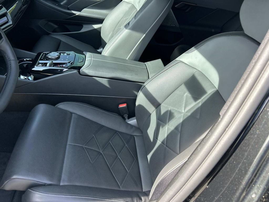 Used 2024 BMW 530i w/ Premium Package RWD image 15