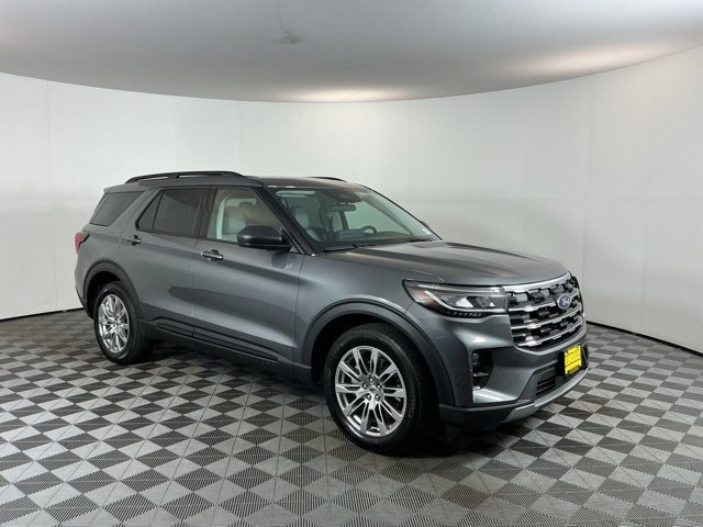 Used 2026 Ford Explorer Active w/ Active Comfort Package AWD/4WD image 3