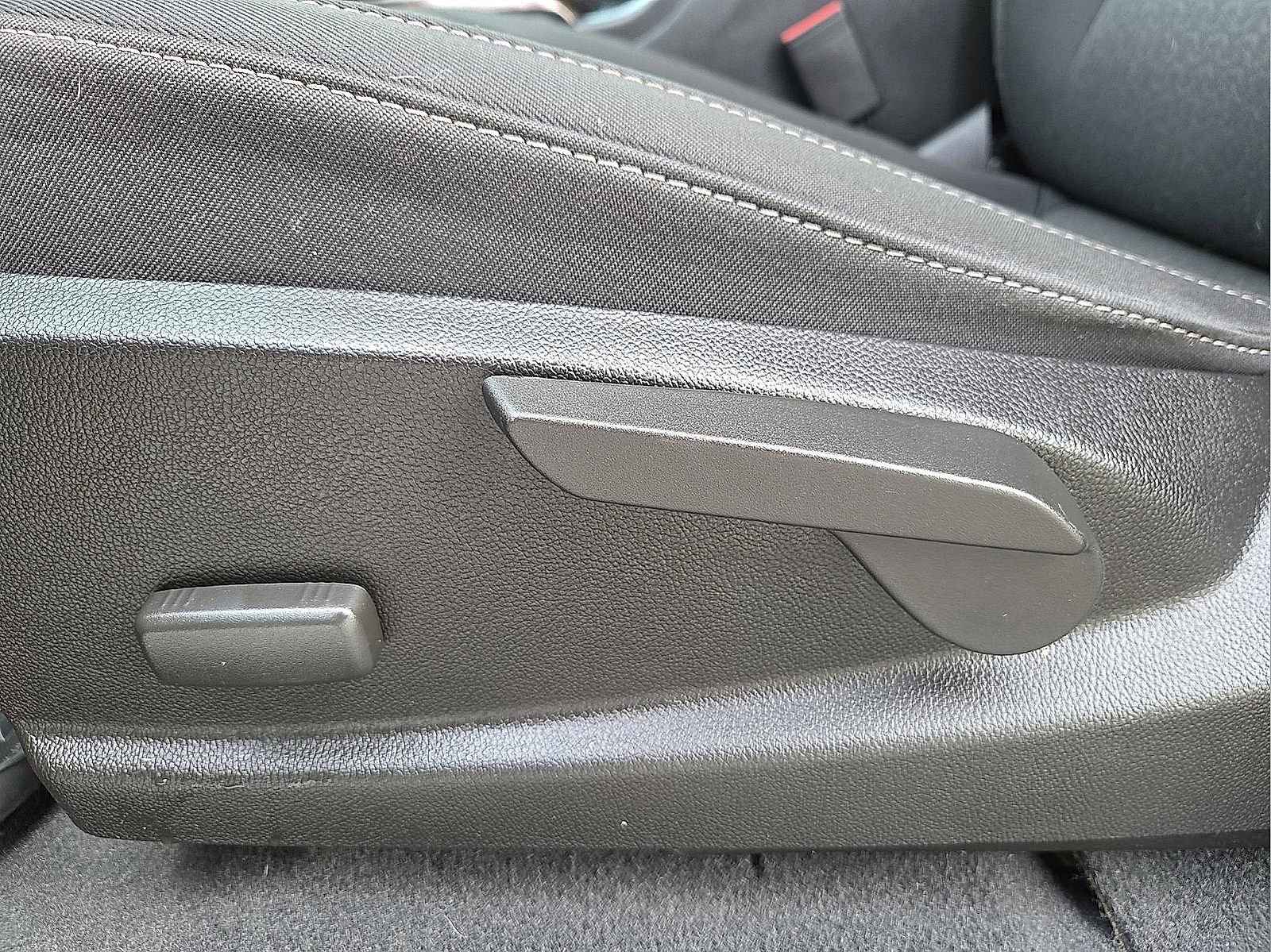 Used 2021 GMC Canyon Elevation w/ Driver Alert Package RWD image 15