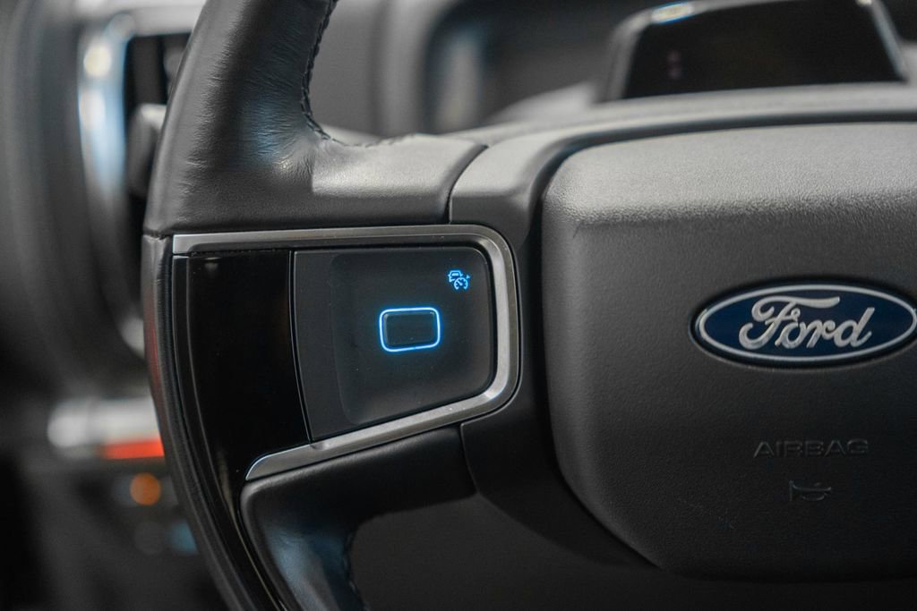 Used 2025 Ford Expedition Max Platinum AWD/4WD image 41
