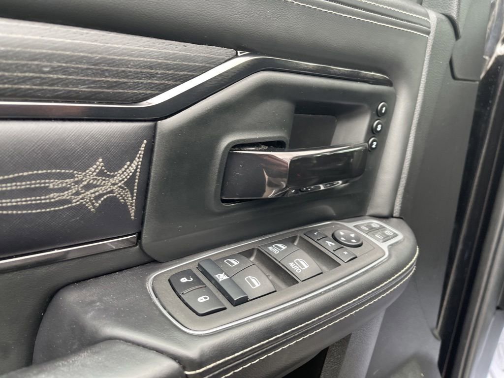 Used 2024 RAM 3500 Limited AWD/4WD image 9
