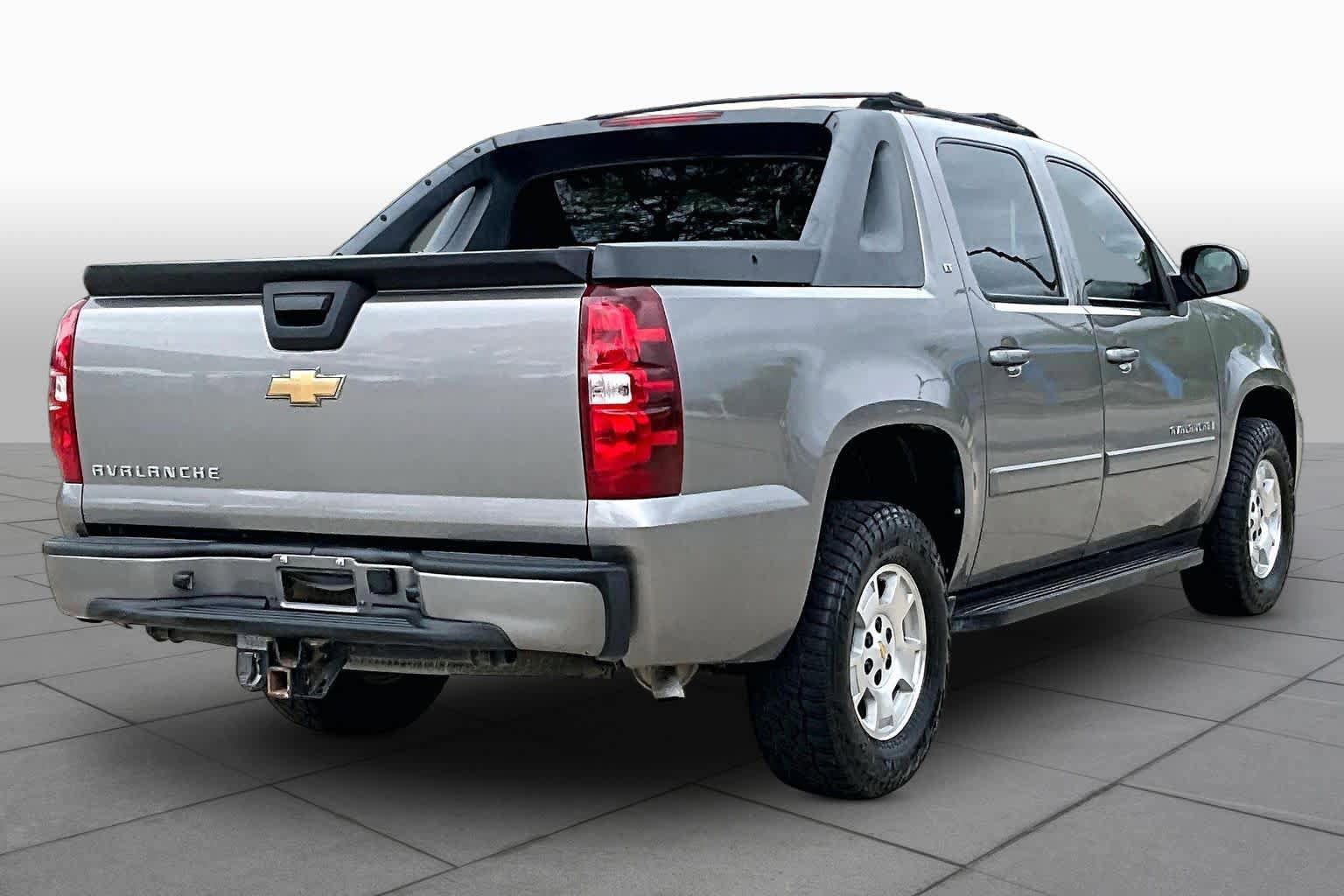 Used 2007 Chevrolet Avalanche LT w/ LT Preferred Equipment Group image 12