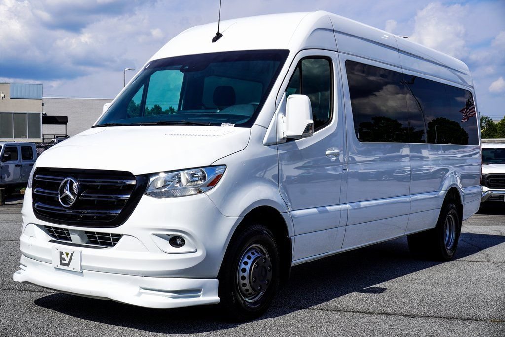 Used 2021 Mercedes-Benz Sprinter 3500 w/ Swivel Seat Package image 4