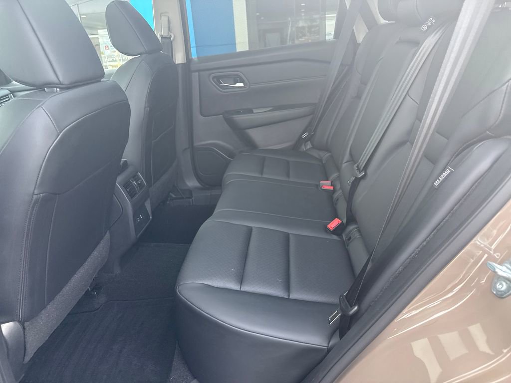 Used 2024 Nissan Rogue SV w/ SV Premium Package FWD image 29