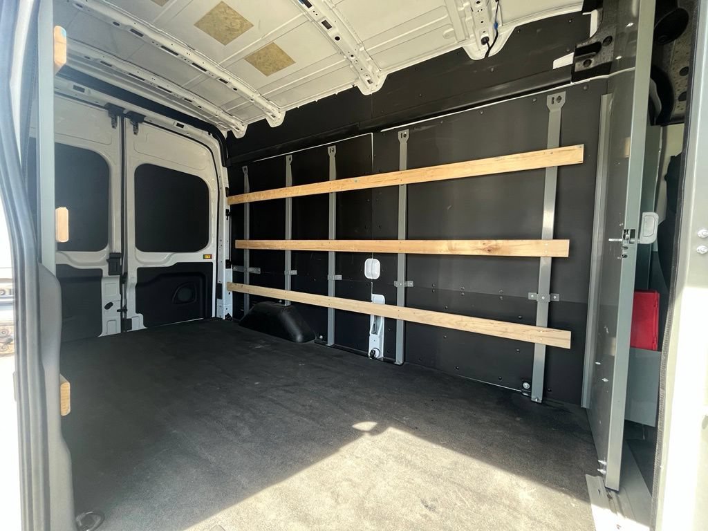 Used 2022 Ford E-Transit 148 High Roof w/ Load Area Protection Package RWD image 5