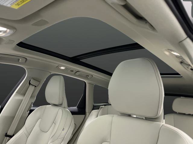 Used 2025 Volvo XC60 B5 Ultra w/ Protection Package Premier image 7