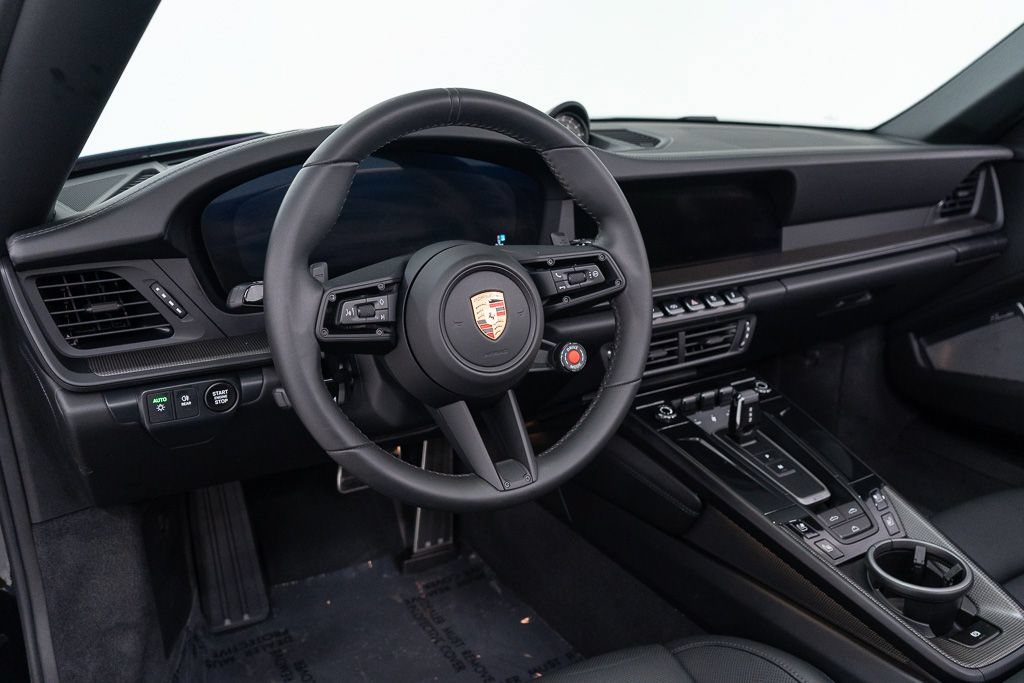 Used 2025 Porsche 911 Carrera RWD image 22