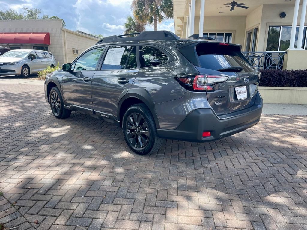 Used 2025 Subaru Outback Onyx Edition image 3