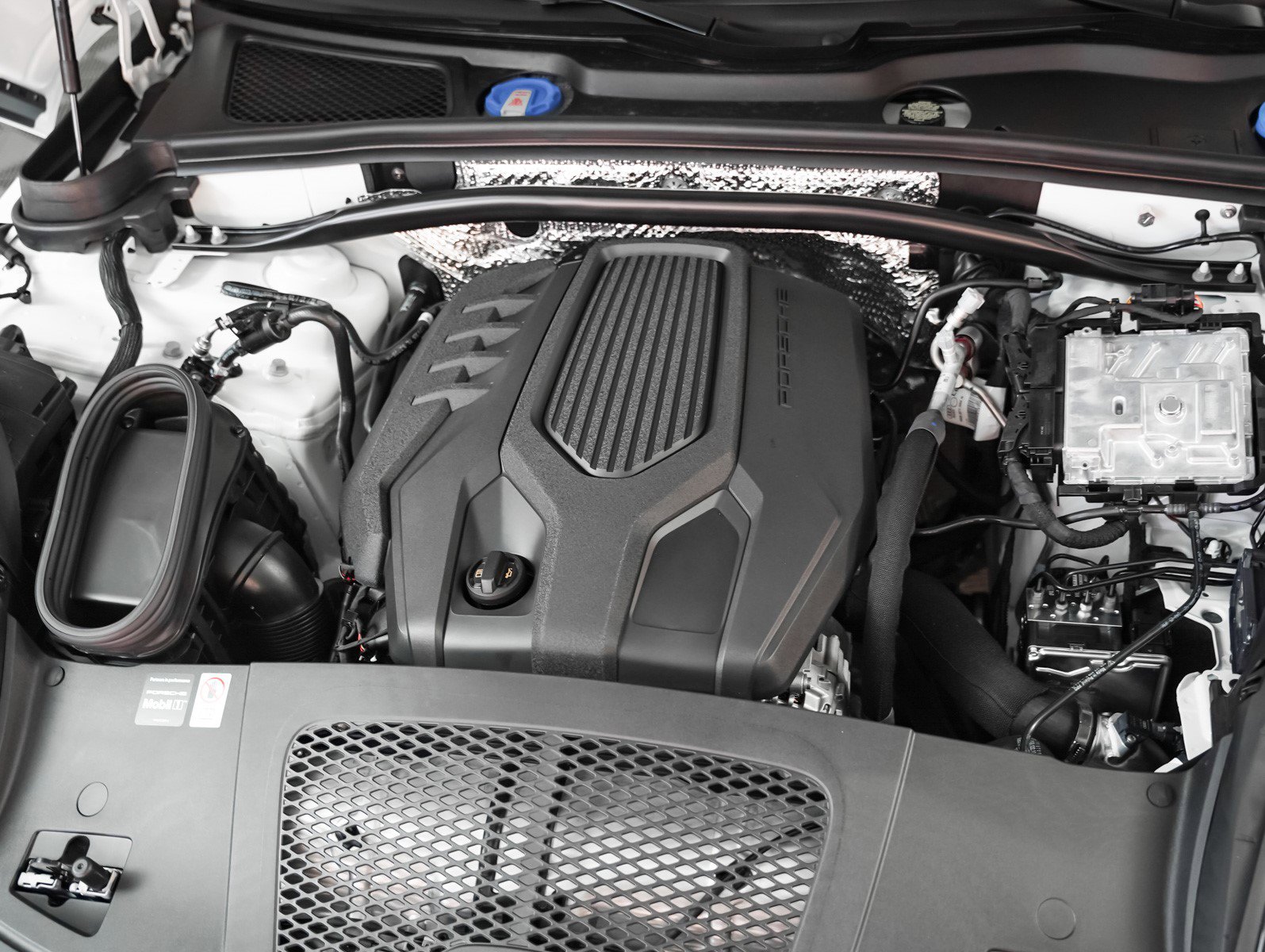 New 2026 Porsche Macan image 12